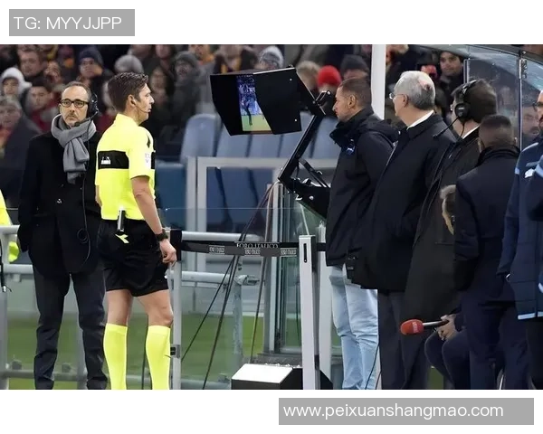 足球明星在绿茵场上的温暖瞬间与感人故事分享